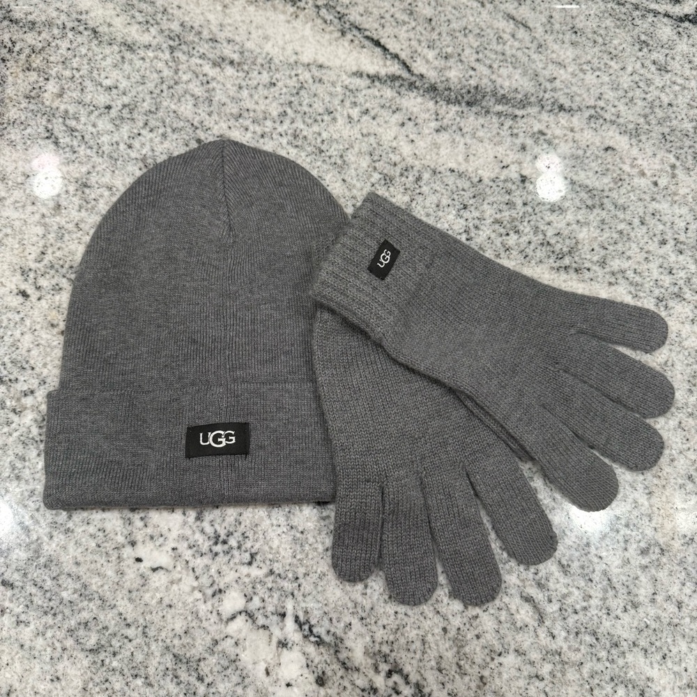 NWOT UGG Charcoal Gray Gloves and Hat Set